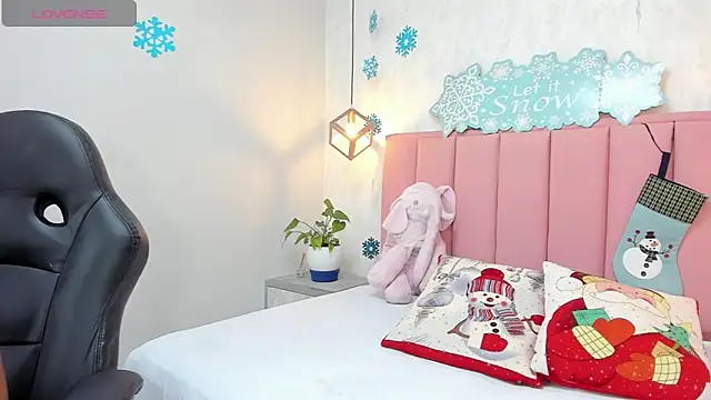 Snapshot of MAYROBERTSS chatting on December 2024 12:22:01 PM MAYROBERTSS online show from December 2024 12:22:01 PM