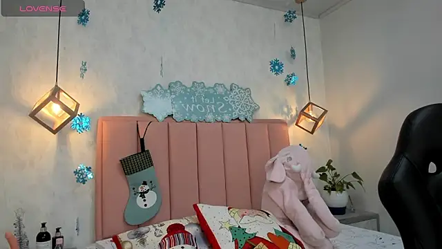 Snapshot of MAYROBERTSS chatting on December 2024 12:23:02 PM MAYROBERTSS online show from December 2024 12:23:02 PM