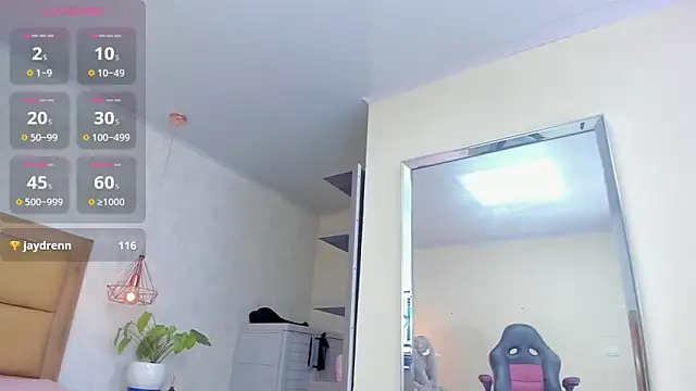 Snapshot of MAYROBERTSS chatting on March 2025 10:17:02 PM MAYROBERTSS online show from March 2025 10:17:02 PM