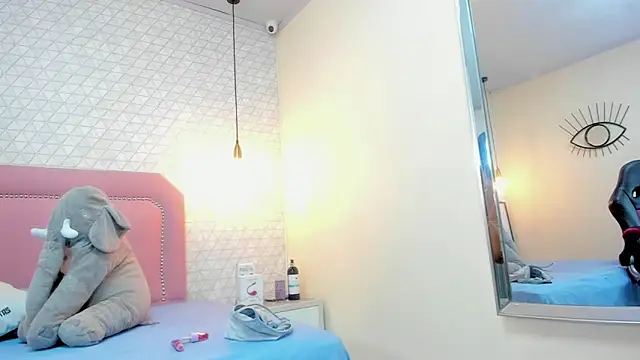 Snapshot of MAYROBERTSS chatting on March 2025 12:53:02 PM MAYROBERTSS online show from March 2025 12:53:02 PM