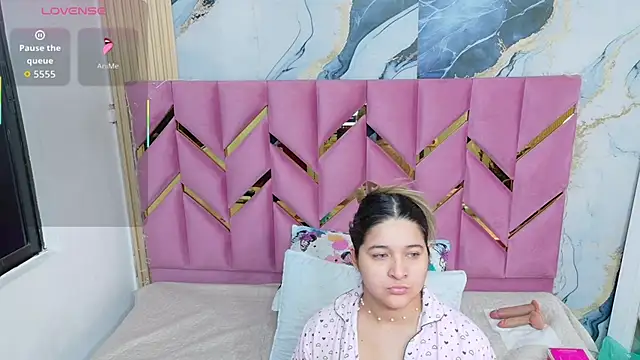 Snapshot of collegepawglovedaddy chatting on November 2025 01:02:01 PM collegepawglovedaddy online show from November 2025 01:02:01 PM