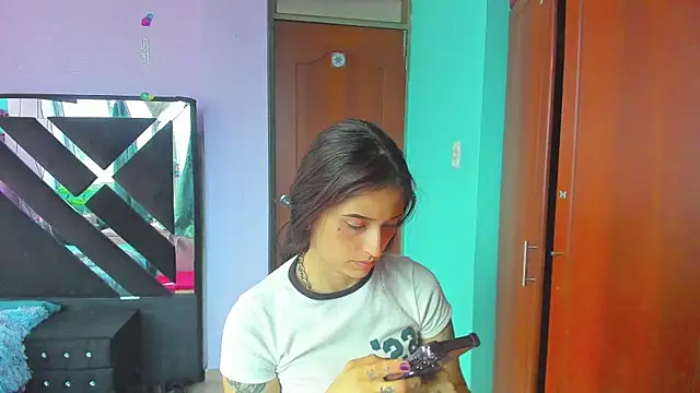 Snapshot of Rosa_ chatting on September 2025 10:33:02 PM Rosa online show from September 2025 10:33:02 PM