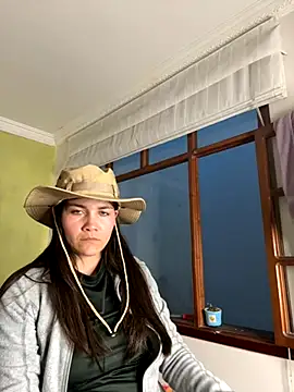 aurora divine online show from September 2025 10:47:01 PM