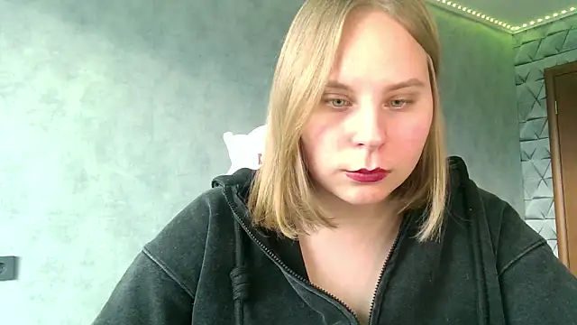 Snapshot of Thalia__Star chatting on January 2025 11:17:01 AM Thalia Star online show from January 2025 11:17:01 AM