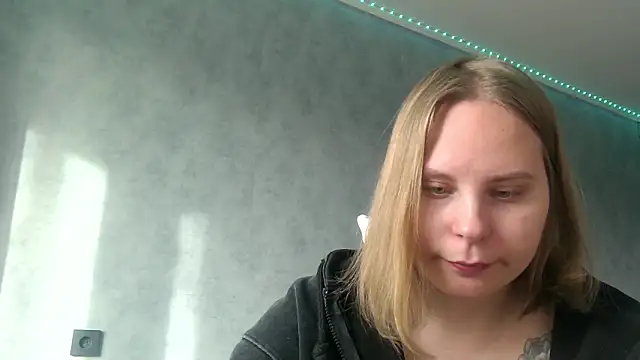 Snapshot of Thalia__Star chatting on January 2025 10:10:01 AM Thalia Star online show from January 2025 10:10:01 AM