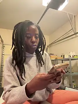 Snapshot of choclatepeaach chatting on November 2025 10:42:02 PM choclatepeaach online show from November 2025 10:42:02 PM