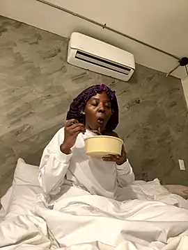 Snapshot of choclatepeaach chatting on December 2025 12:27:01 AM choclatepeaach online show from December 2025 12:27:01 AM