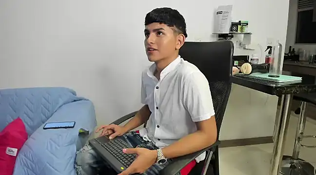 Snapshot of Lyam_ap chatting on January 2025 06:56:01 AM Lyam ap online show from January 2025 06:56:01 AM