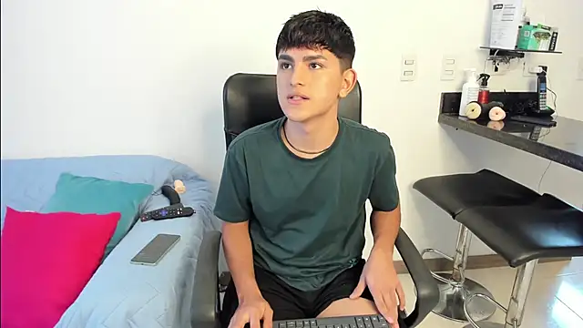 Snapshot of Lyam_ap chatting on February 2025 03:19:02 PM Lyam ap online show from February 2025 03:19:02 PM