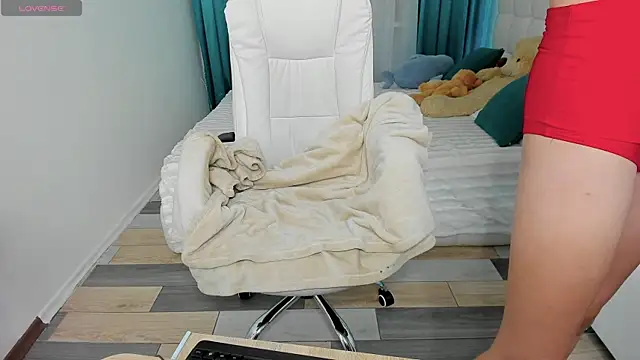 Snapshot of CooperAllana chatting on October 2025 06:03:01 AM CooperAllana online show from October 2025 06:03:01 AM