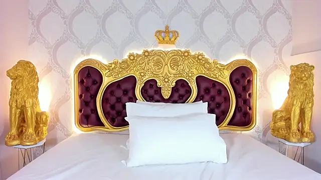 KendralHolson online show from October 2025 04:32:01 AM