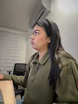 jennifer oliveira online show from December 2025 06:33:02 AM