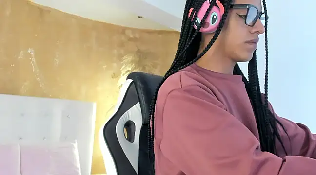 Snapshot of APRILL_FOXX chatting on February 2025 03:04:01 AM APRILL FOXX online show from February 2025 03:04:01 AM