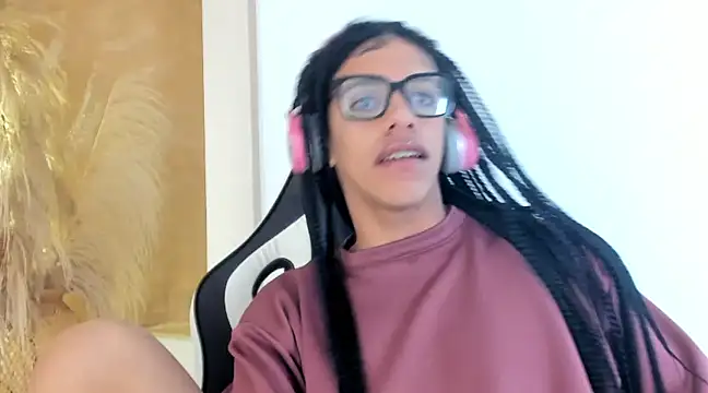 Snapshot of APRILL_FOXX chatting on February 2025 06:07:01 AM APRILL FOXX online show from February 2025 06:07:01 AM