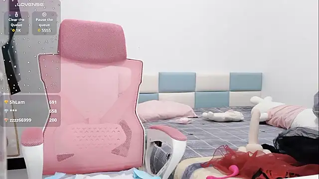 Snapshot of Qwi-V1 chatting on February 2025 02:11:02 AM Qwi-V1 online show from February 2025 02:11:02 AM