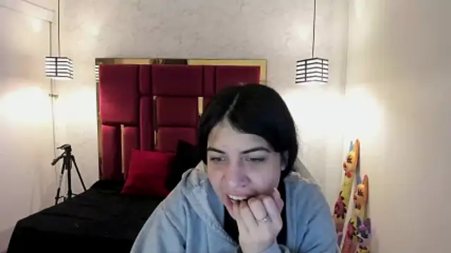 Violet m online show from October 2025 11:55:02 AM