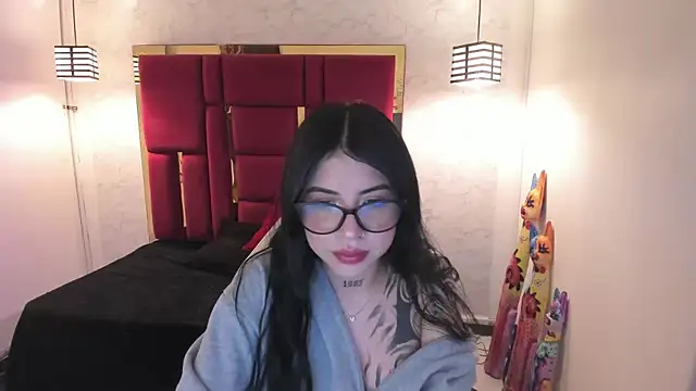 Violet m online show from October 2025 12:44:02 PM