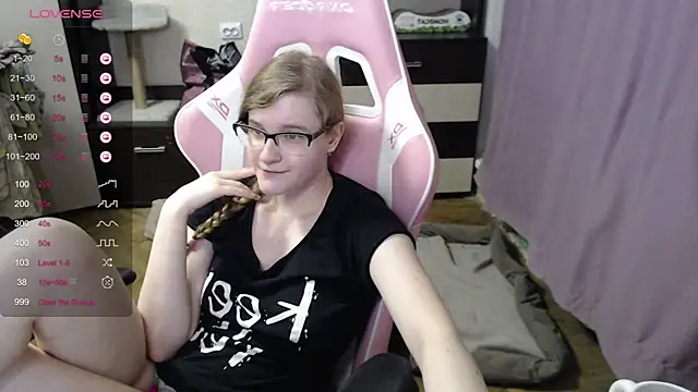 Snapshot of Tomato_Tease chatting on October 2025 04:00:01 PM Tomato Tease online show from October 2025 04:00:01 PM