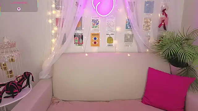 Snapshot of Angel_Nikole chatting on October 2025 01:24:02 AM Angel Nikole online show from October 2025 01:24:02 AM