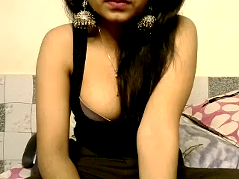 Snapshot of Sanjana_Gupta chatting on January 2025 12:18:01 PM Sanjana Gupta online show from January 2025 12:18:01 PM