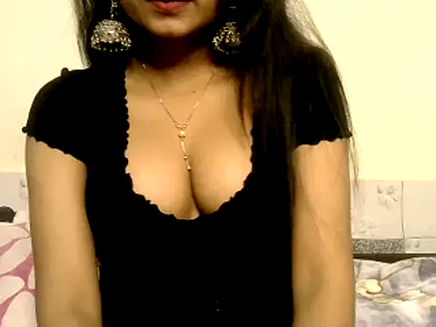 Snapshot of Sanjana_Gupta chatting on February 2025 09:08:02 AM Sanjana Gupta online show from February 2025 09:08:02 AM