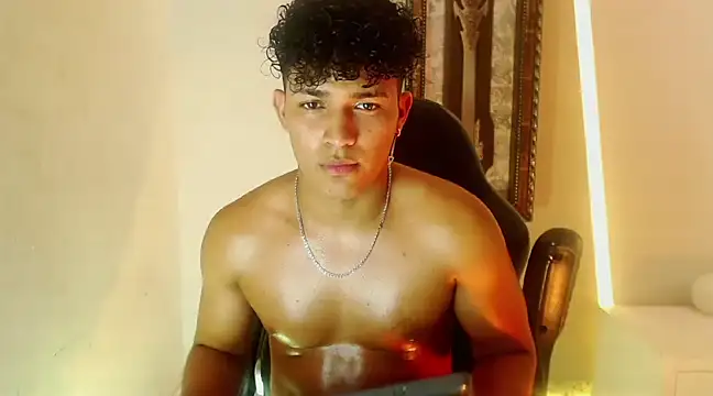 jamescurli  online show from January 2025 03:43:01 AM