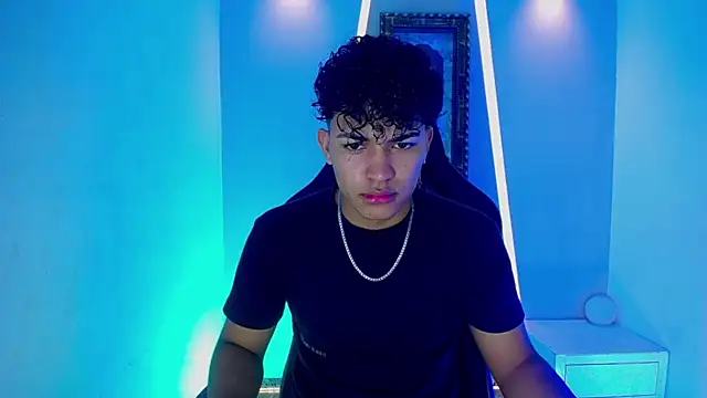 jamescurli  online show from January 2025 04:06:01 AM