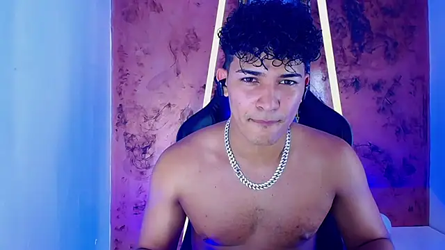 jamescurli  online show from February 2025 11:09:01 AM