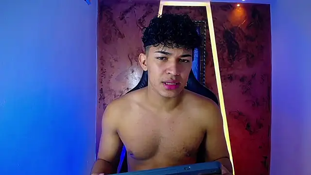 jamescurli  online show from February 2025 04:38:02 AM