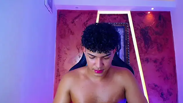jamescurli  online show from March 2025 11:17:01 AM