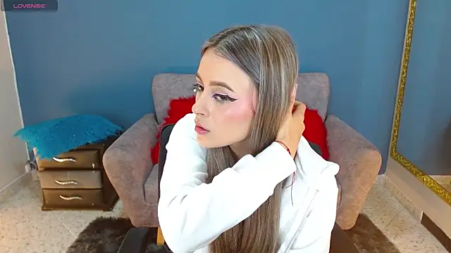 Snapshot of miacarperr1 chatting on January 2025 01:18:01 AM miacarperr1 online show from January 2025 01:18:01 AM