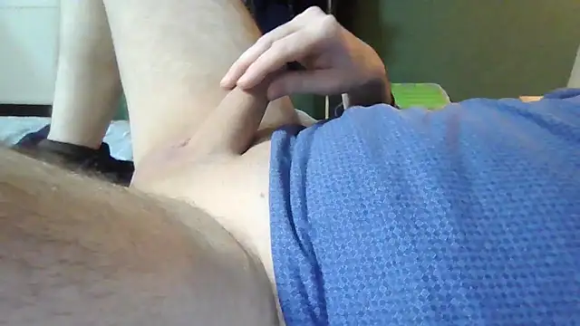 Snapshot of brtbrlss chatting on December 2025 06:39:01 PM brtbrlss online show from December 2025 06:39:01 PM