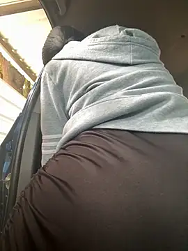 Baby Niels online show from October 2025 03:16:01 PM