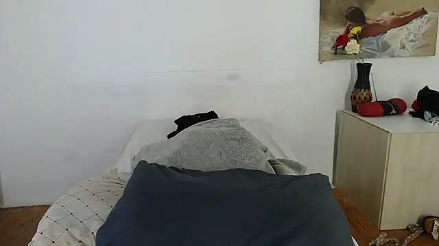 FLOWERLIPS25 online show from February 2025 09:38:01 PM