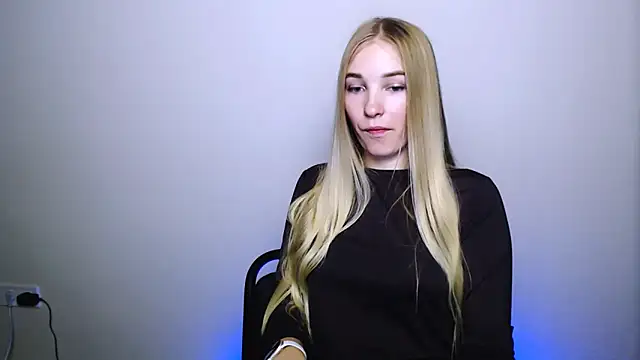 Queen ofLove online show from November 2025 10:43:02 PM