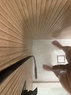 Gustavozx01 online show from December 2025 09:57:01 PM