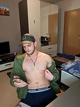 Snapshot of Sexynoah chatting on January 2025 12:12:01 AM Sexynoah online show from January 2025 12:12:01 AM