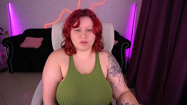 Snapshot of LiliyaMoon chatting on November 2025 08:45:01 AM LiliyaMoon online show from November 2025 08:45:01 AM