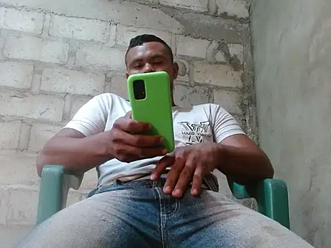 Snapshot of fernandez_latinblackk chatting on October 2025 01:33:02 PM fernandez latinblackk online show from October 2025 01:33:02 PM