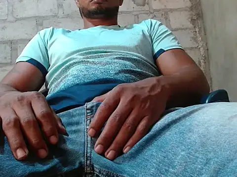 Snapshot of fernandez_latinblackk chatting on October 2025 08:33:02 PM fernandez latinblackk online show from October 2025 08:33:02 PM