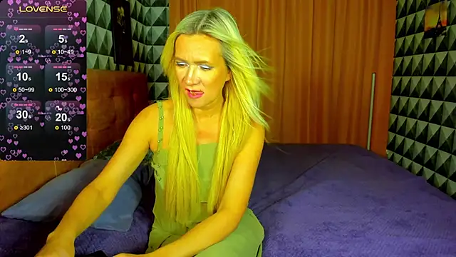 Luna  Lewis online show from January 2025 02:03:02 PM