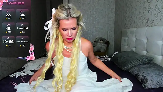 Luna  Lewis online show from January 2025 11:20:01 AM