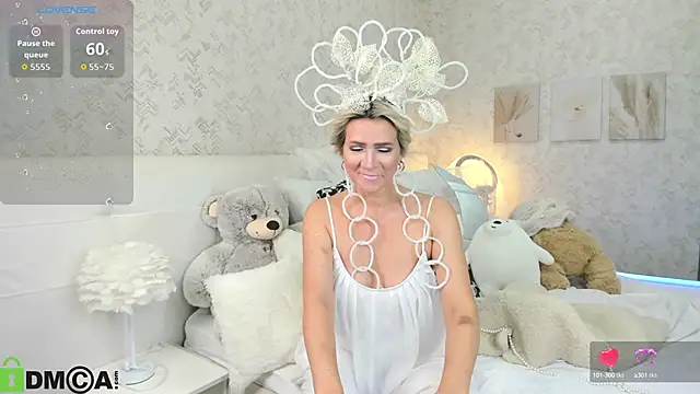 Luna  Lewis online show from October 2025 08:36:02 AM