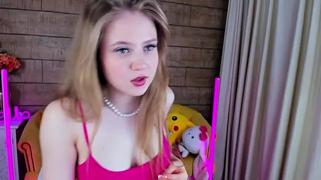 SelinSwarovski online show from February 2025 10:41:01 PM