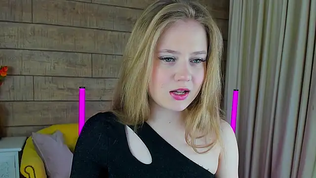 SelinSwarovski online show from February 2025 07:41:01 PM