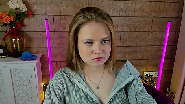 SelinSwarovski online show from March 2025 01:42:02 AM