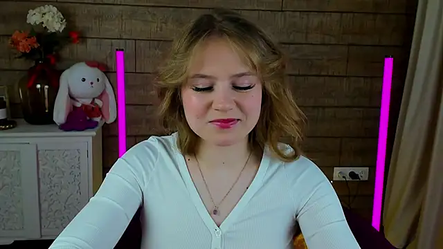 SelinSwarovski online show from March 2025 07:31:02 PM