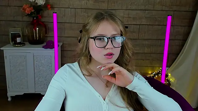 SelinSwarovski online show from March 2025 01:35:02 AM