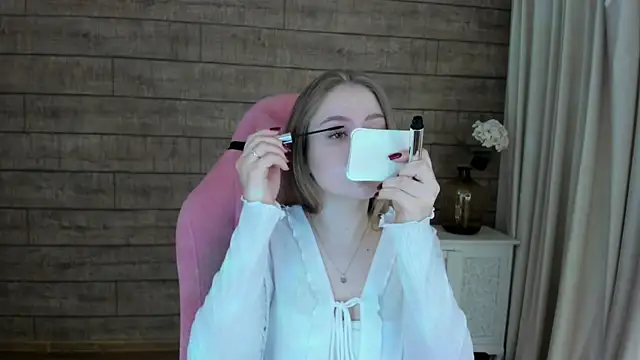 SelinSwarovski online show from October 2025 04:15:02 PM