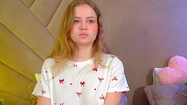 SelinSwarovski online show from December 2025 04:34:02 PM